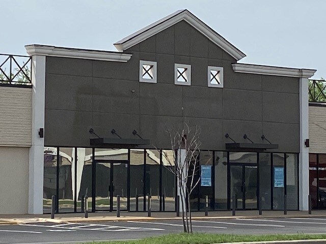 More Photos Of 3717-3737 W Main St, Norman Unknown For Lease
