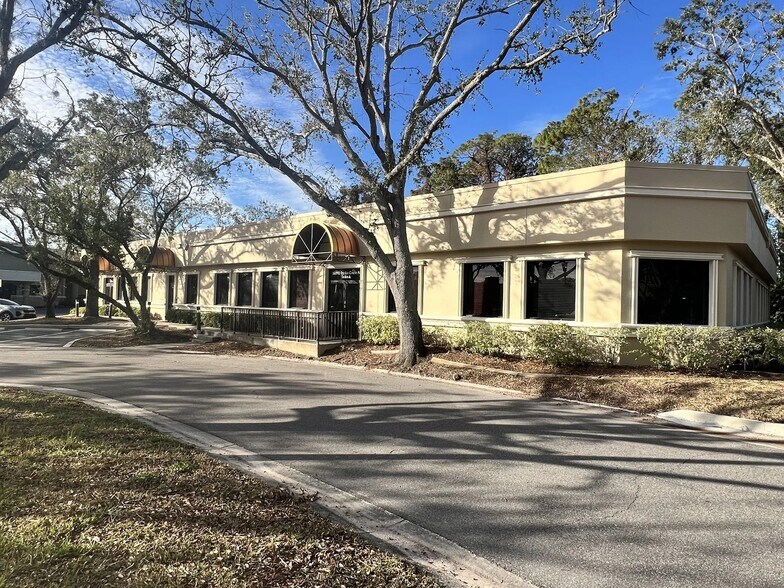 More Photos Of 10901 Danka Cir N, Saint Petersburg Office For Sale