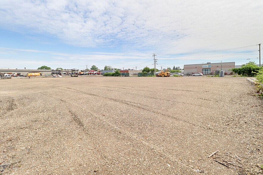 More Photos Of 115 Old South Ave, Stratford Land For Lease