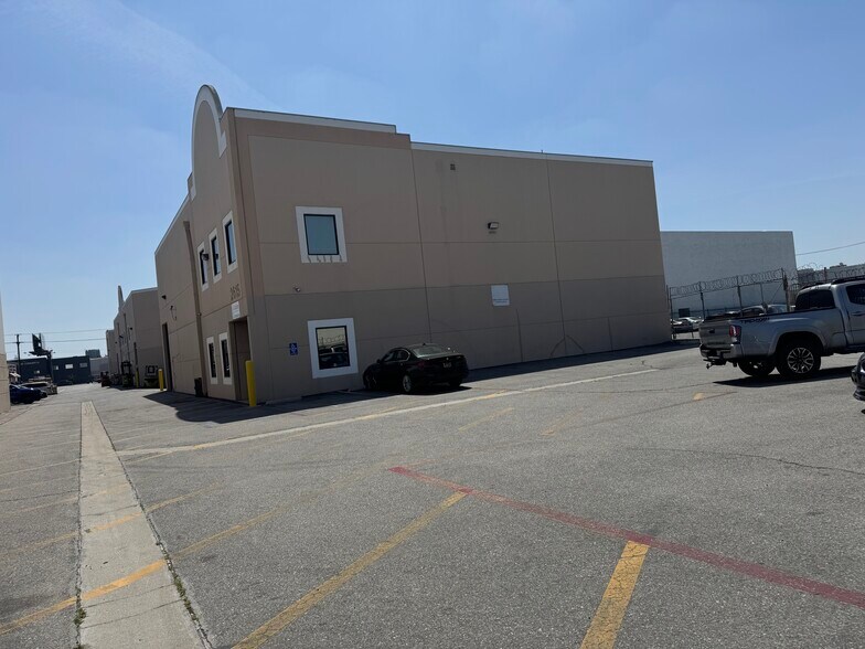 More Photos Of 2615 S Santa Fe Ave, Vernon Manufacturing For Lease