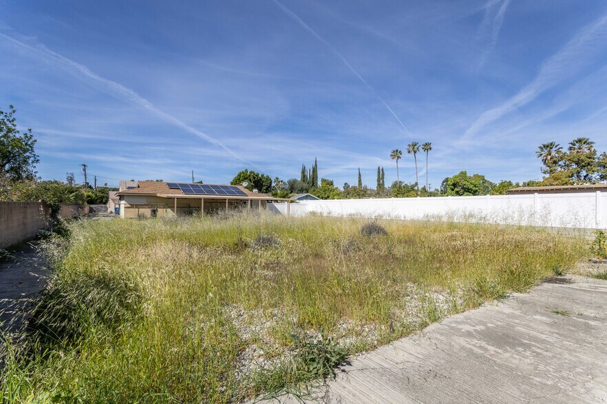 More Photos Of 9826 Columbus Ave, North Hills Apartments For Sale