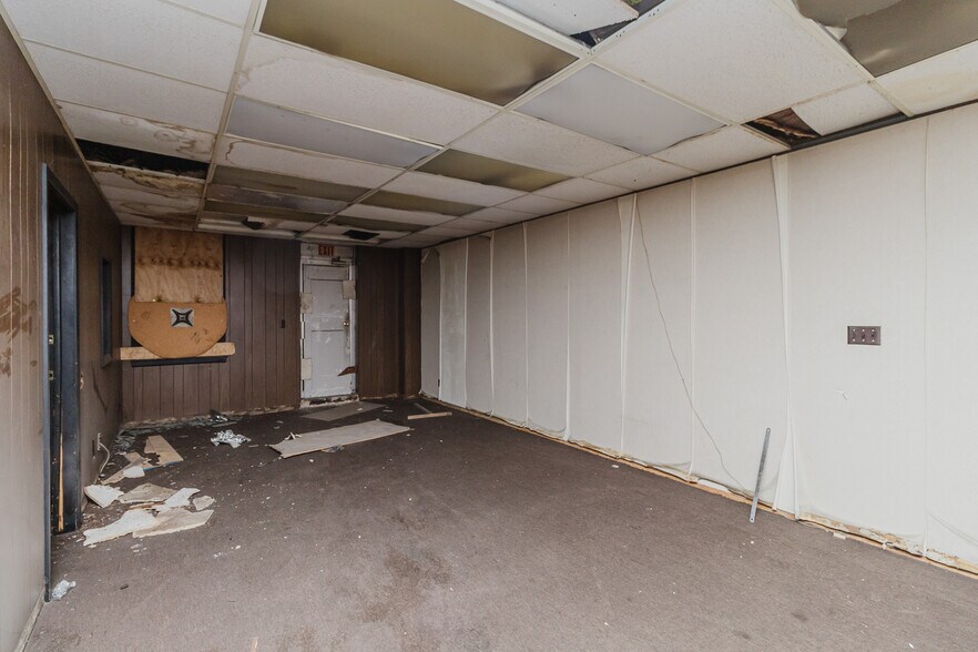 More Photos Of 470 N Seneca St, Wichita Warehouse For Sale