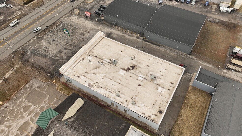 More Photos Of 3220 Bay Rd, Saginaw Storefront For Sale