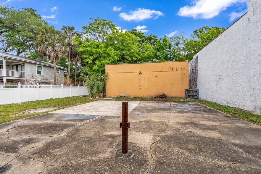 More Photos Of 1425 Walnut St, Jacksonville Freestanding For Sale