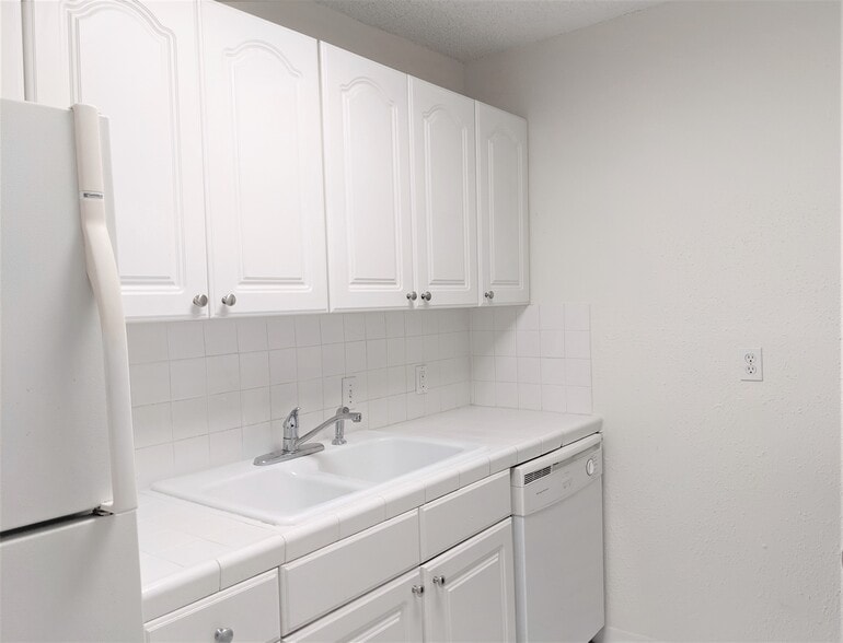 More Photos Of 704 E 22nd St, Houston Apartments For Sale