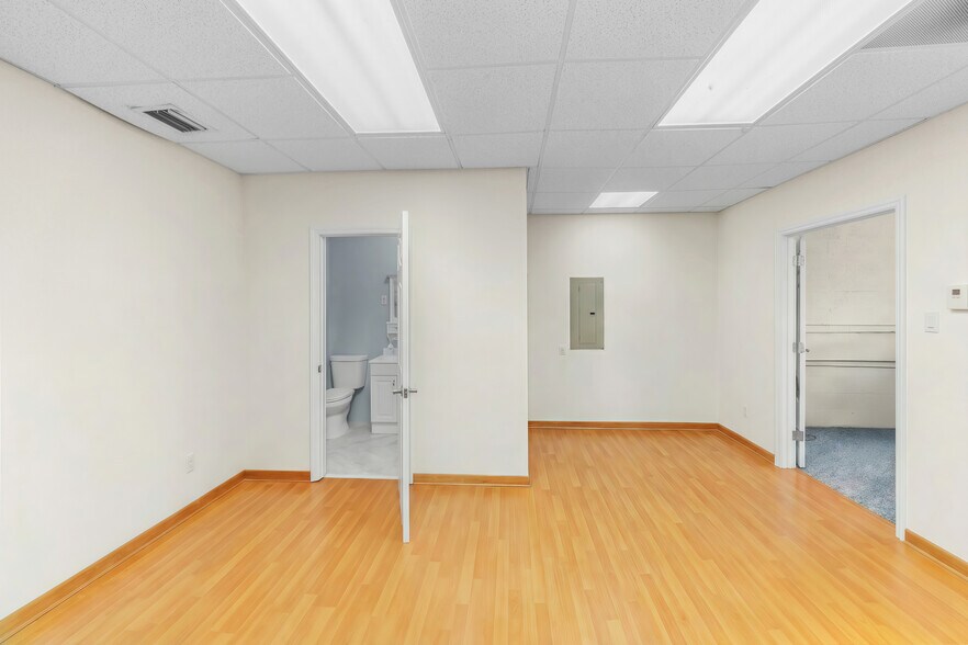 More Photos Of 1769-1791 Blount Rd, Pompano Beach Warehouse For Sale