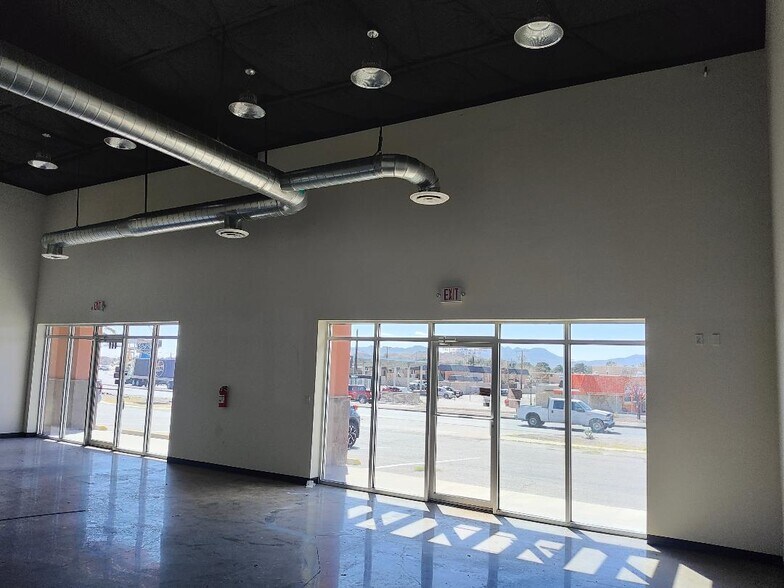 More Photos Of 4164 N Mesa St, El Paso Storefront For Lease