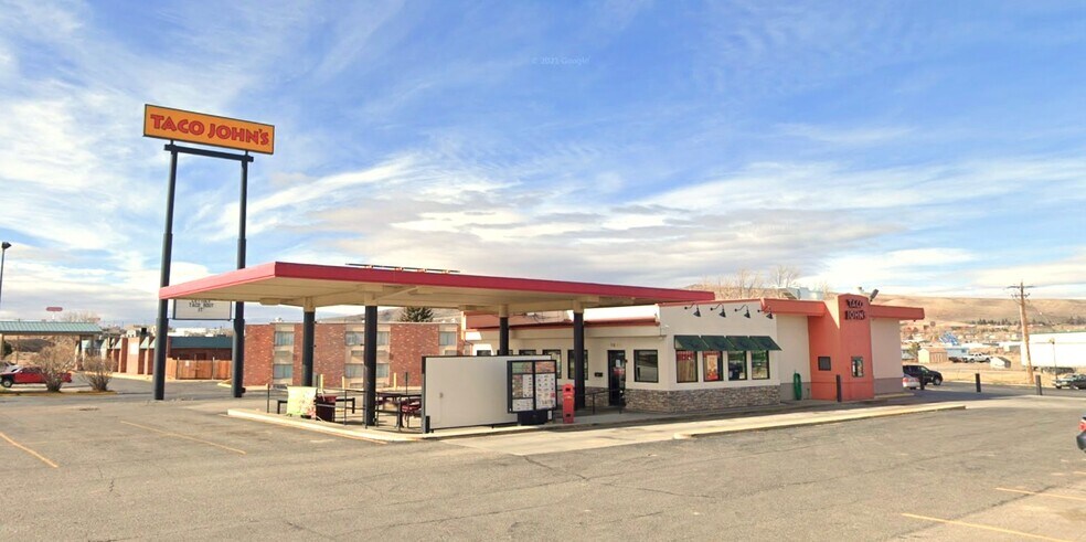 Primary Photo Of 1821 E Cedar St, Rawlins Fast Food For Sale