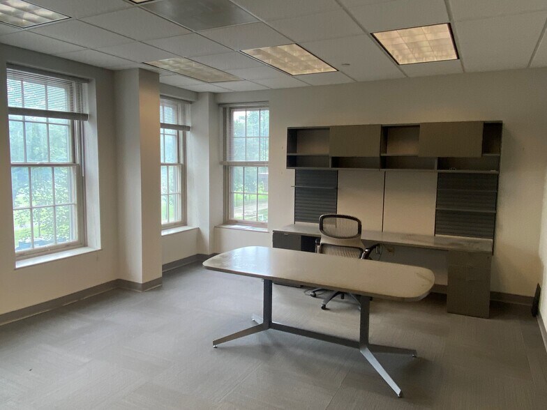 More Photos Of 127 Church St, New Haven Office For Sale