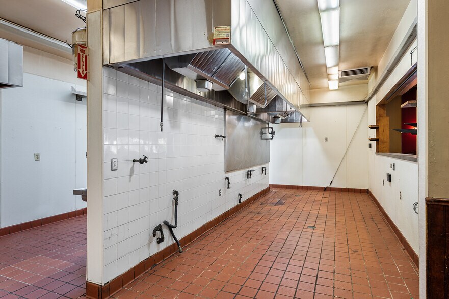 More Photos Of 11180 Highway 1, Point Reyes Station Restaurant For Sale