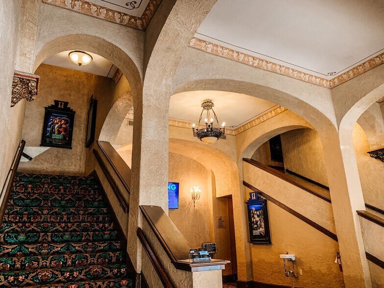 More Photos Of 724 Austin Ave, Waco Restaurant For Sale