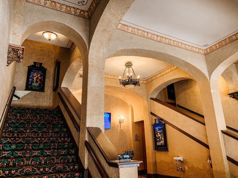 More Photos Of 724 Austin Ave, Waco Restaurant For Lease