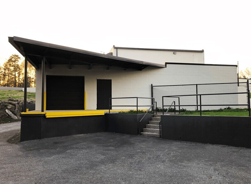 Primary Photo Of 432 Interchange Dr, Dallas Industrial For Lease