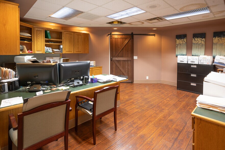 More Photos Of 1227 Bridge St, Yuba City Office For Sale