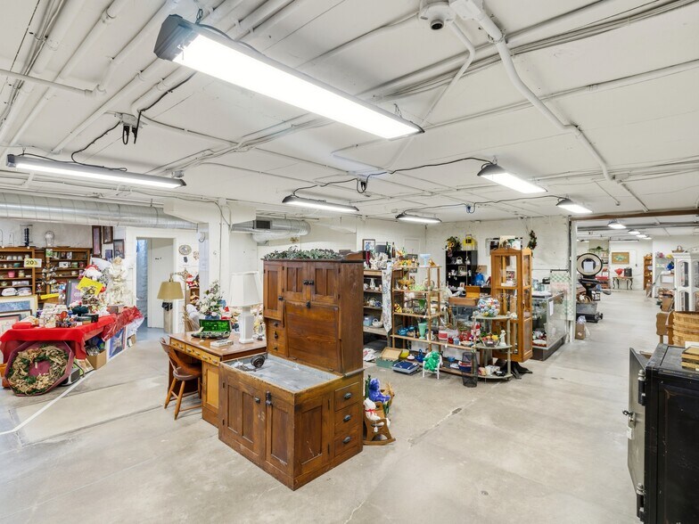 More Photos Of 316 Hay Ave, Brookville Warehouse For Sale