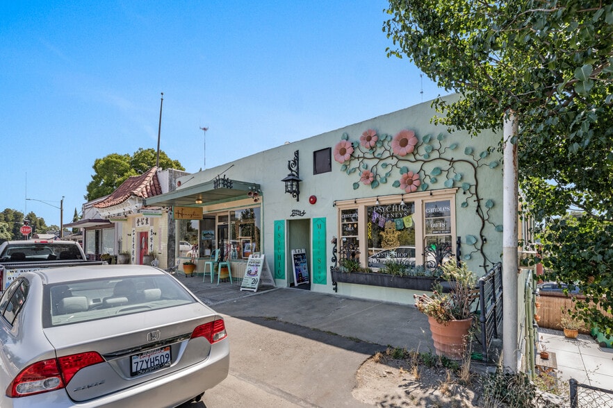 More Photos Of 14138 Market St, Walnut Grove Storefront Retail Residential For Sale