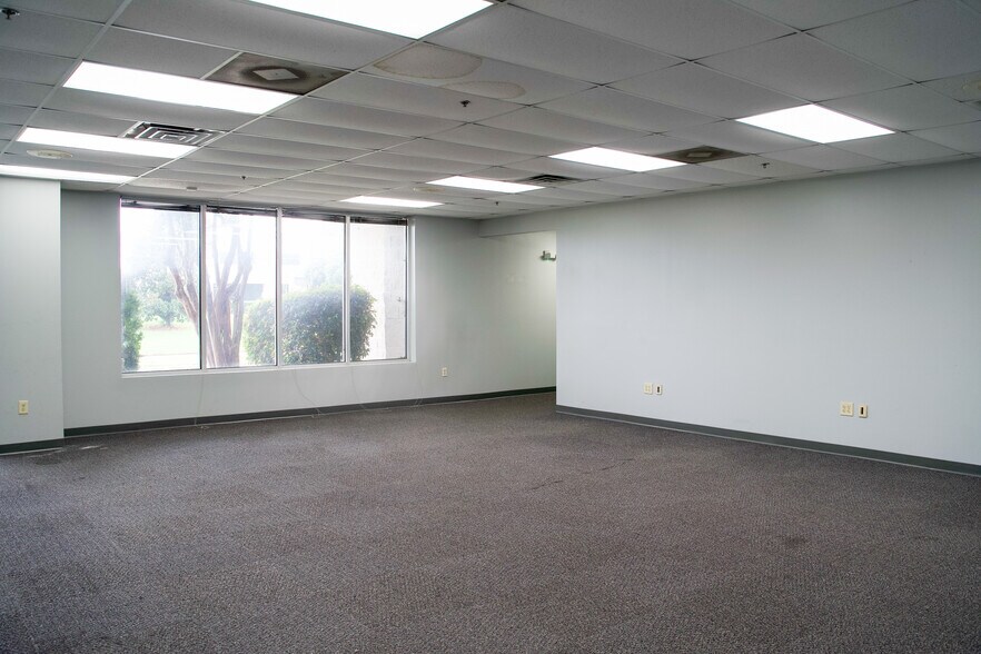 More Photos Of 490 Production Ave, Madison Warehouse For Lease