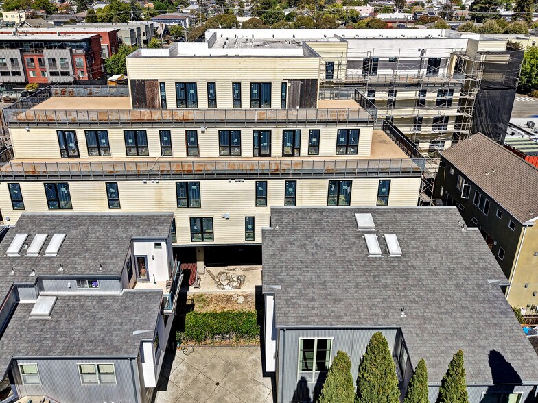 More Photos Of 387 40th St, Oakland Apartments For Sale