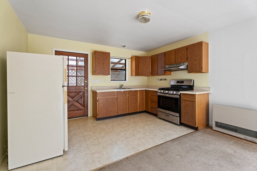 More Photos Of 18651 Old Coast Hwy, Fort Bragg Flex For Sale
