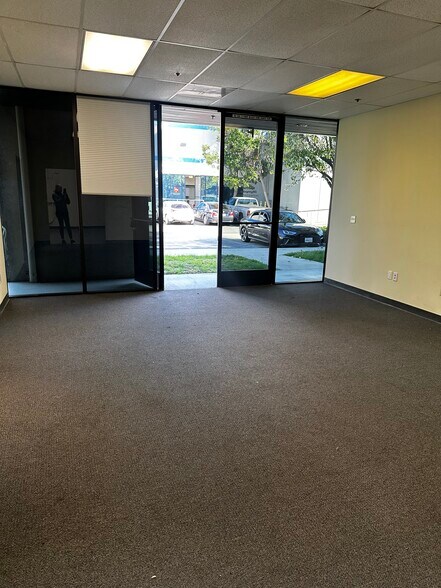 More Photos Of 4531 Market St, Ventura Manufacturing For Lease