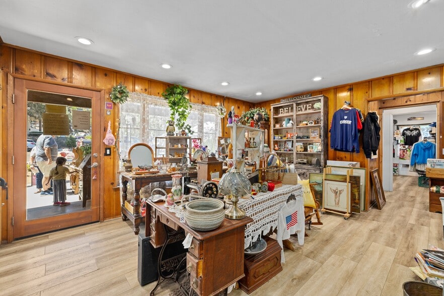 More Photos Of 2562 Alpine Blvd, Alpine Storefront Retail Residential For Sale