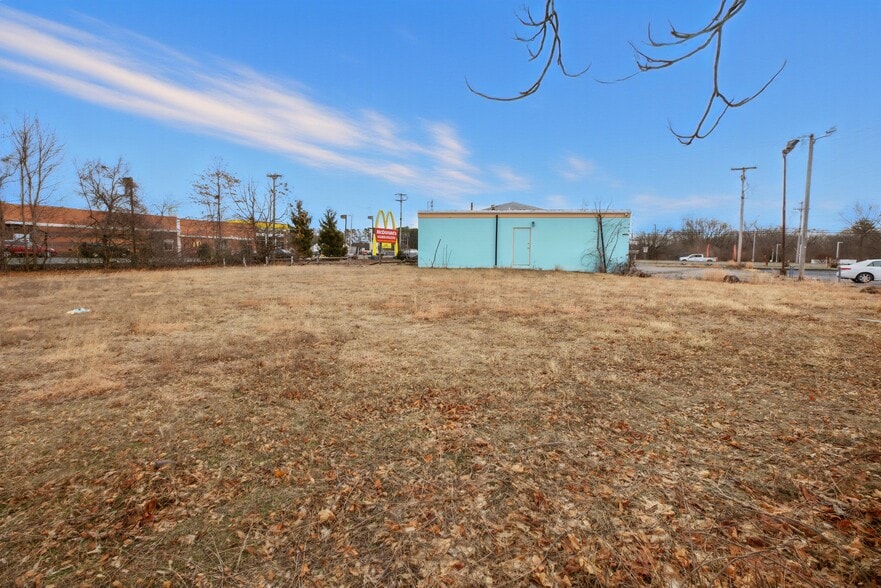 More Photos Of 1430 Memorial Dr, Chicopee Land For Lease