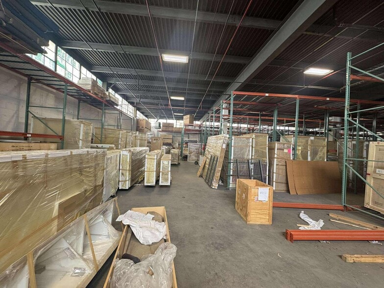 More Photos Of 58-54 59th St, Maspeth Warehouse For Lease
