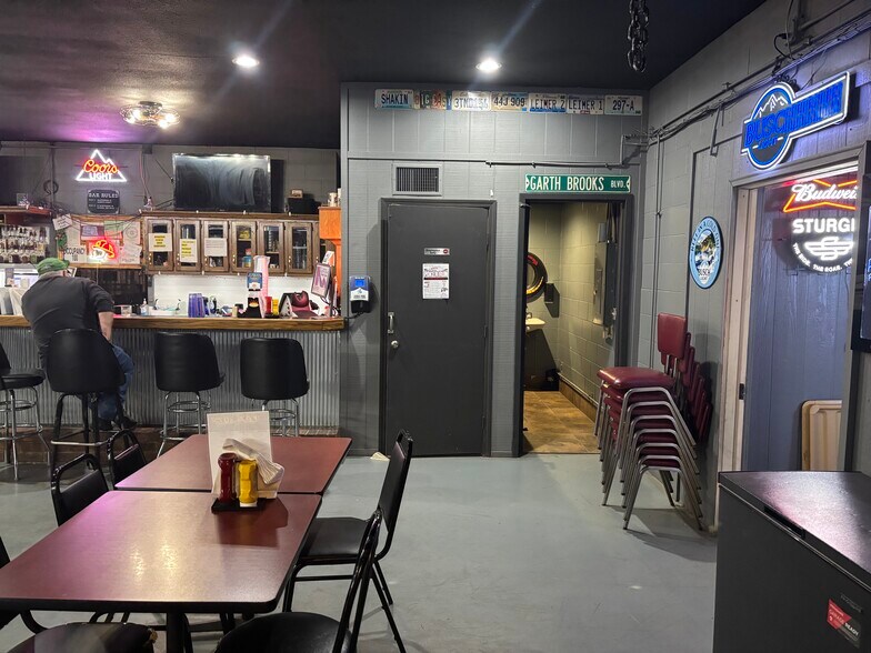More Photos Of , Garden City General Retail For Sale