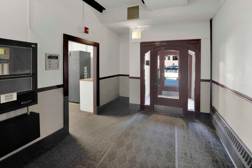 More Photos Of 1401 E Hyde Park Blvd, Chicago Apartments For Sale