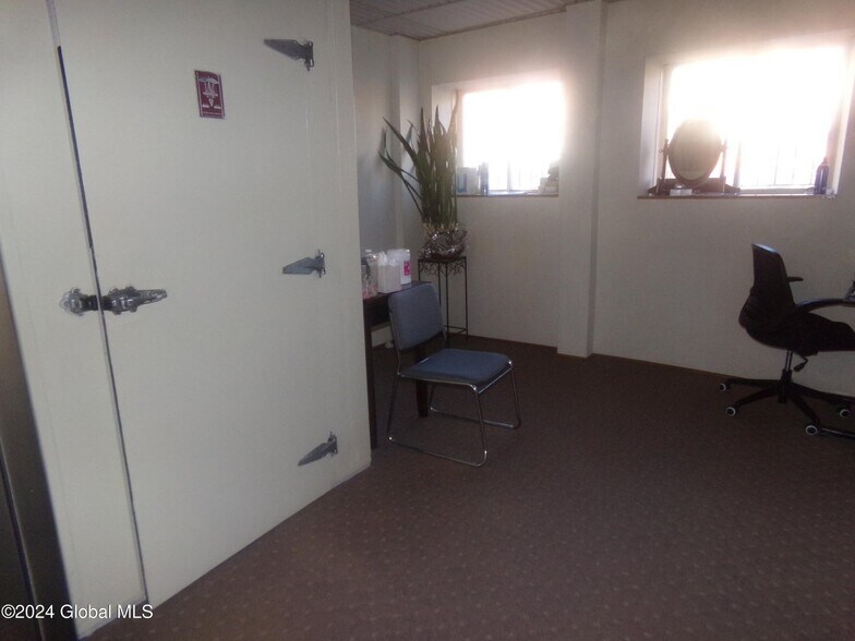 More Photos Of 7-11 Church St, Gloversville Office For Sale