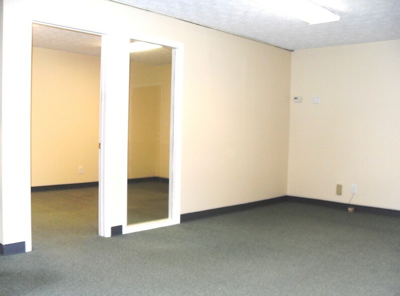 More Photos Of 2227 Idlewood Rd, Tucker Medical For Lease