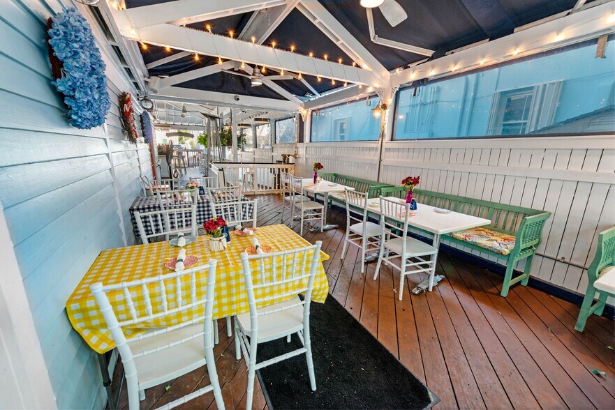 More Photos Of 816 Duval St, Key West Restaurant For Sale