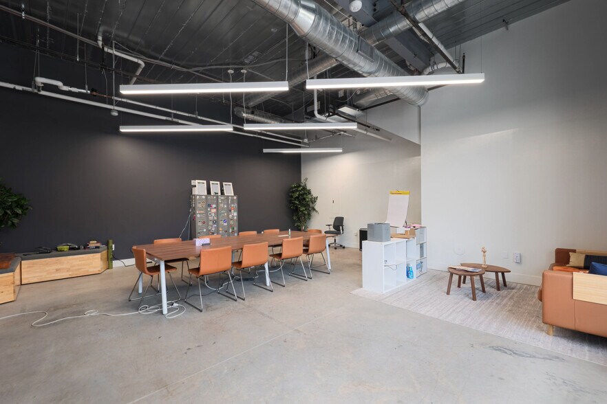 More Photos Of 1800 E 4th St, Austin Multifamily For Sale