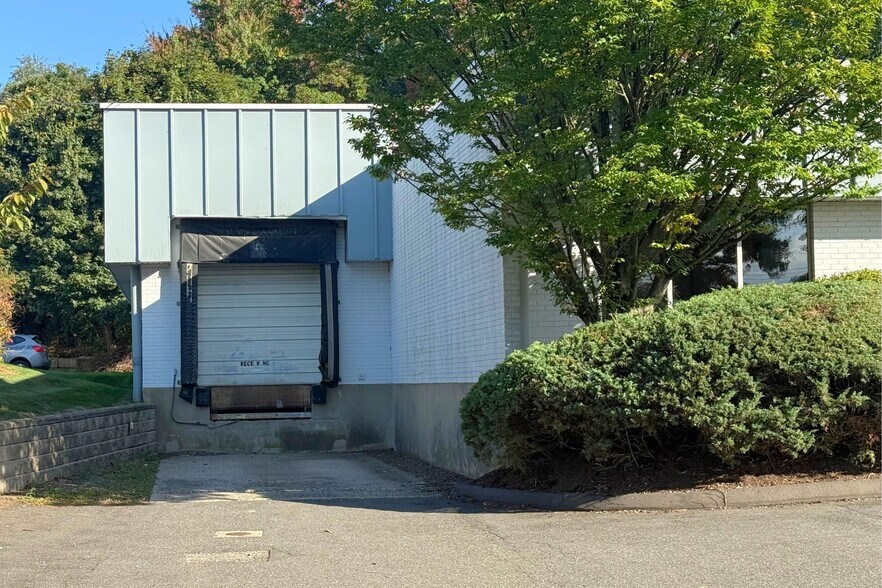 More Photos Of 291 Pepes Farm Rd, Milford Warehouse For Sale