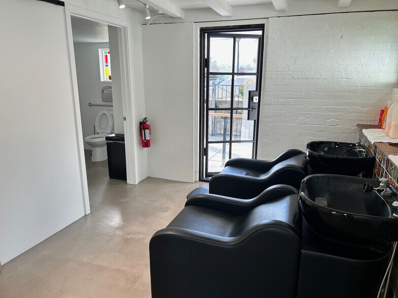 More Photos Of 327 S San Gabriel Blvd, San Gabriel General Retail For Sale