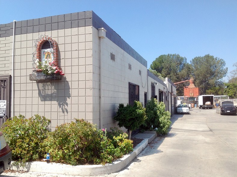 More Photos Of 8299-8305 Allport Ave, Santa Fe Springs Manufacturing For Lease