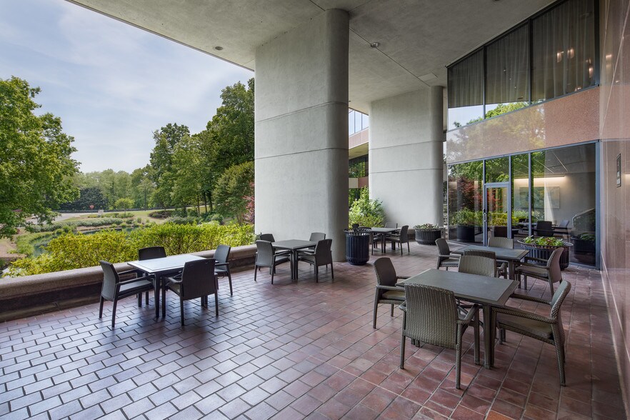 More Photos Of 1600 Parkwood Cir SE, Atlanta Coworking Space