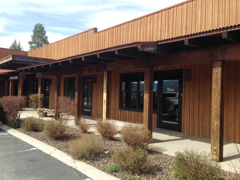 More Photos Of 12177 Business Park Dr, Truckee Flex For Lease