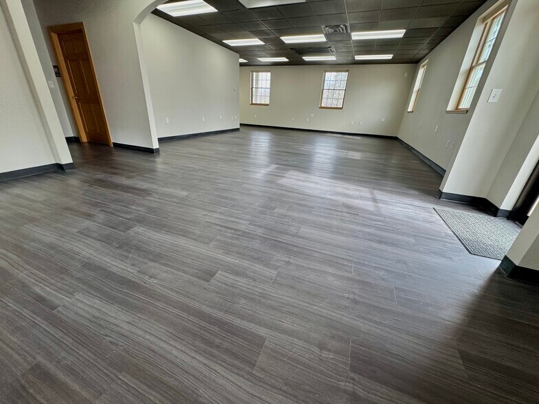 More Photos Of 1751 SE 2nd Ave, Grand Rapids Office For Lease