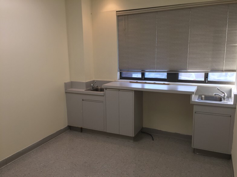 More Photos Of 65 Mountain Blvd, Warren Medical For Sale