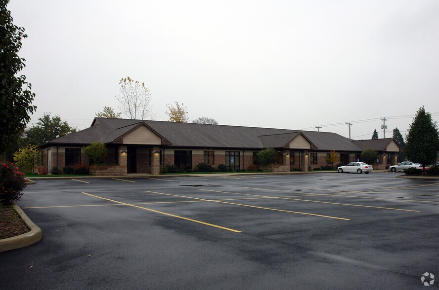 More Photos Of 3969-3975 Navarre Ave, Oregon Office For Lease
