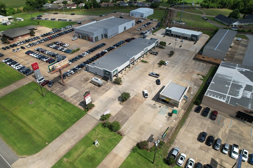 More Photos Of 6355 Coliseum, Alexandria Storefront For Lease