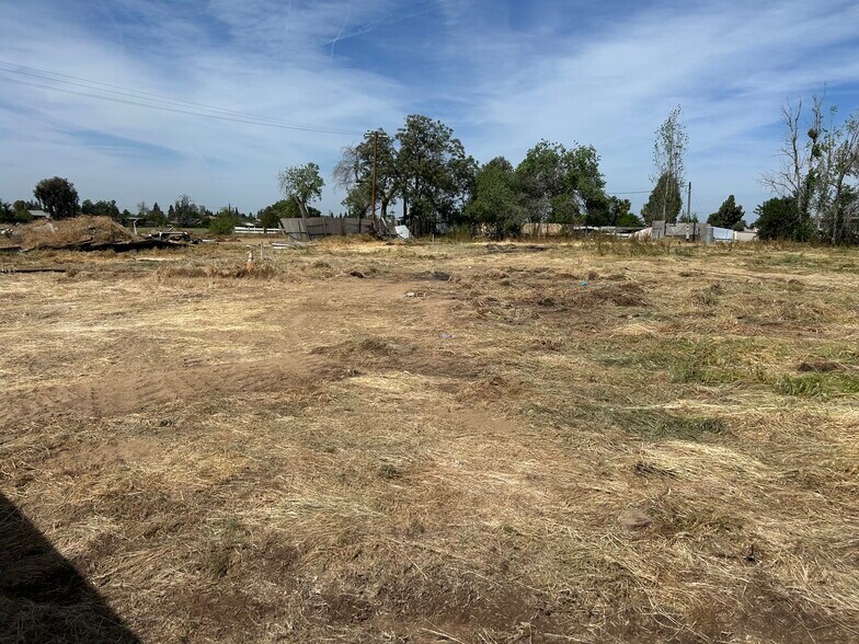 Primary Photo Of 3222 W Floradora Ave, Fresno Land For Lease