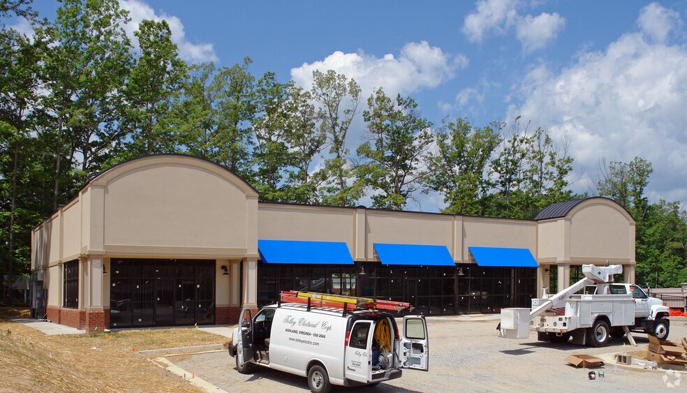 More Photos Of 13541-13549 Waterford Pl, Midlothian Freestanding For Lease