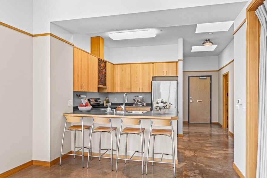 More Photos Of 2205 Ashland Street Unit 210, Ashland Storefront Retail Office For Sale