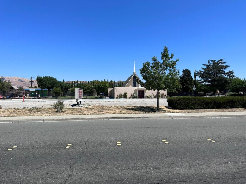 More Photos Of 200 N Abbott Ave, Milpitas Religious Facility For Lease