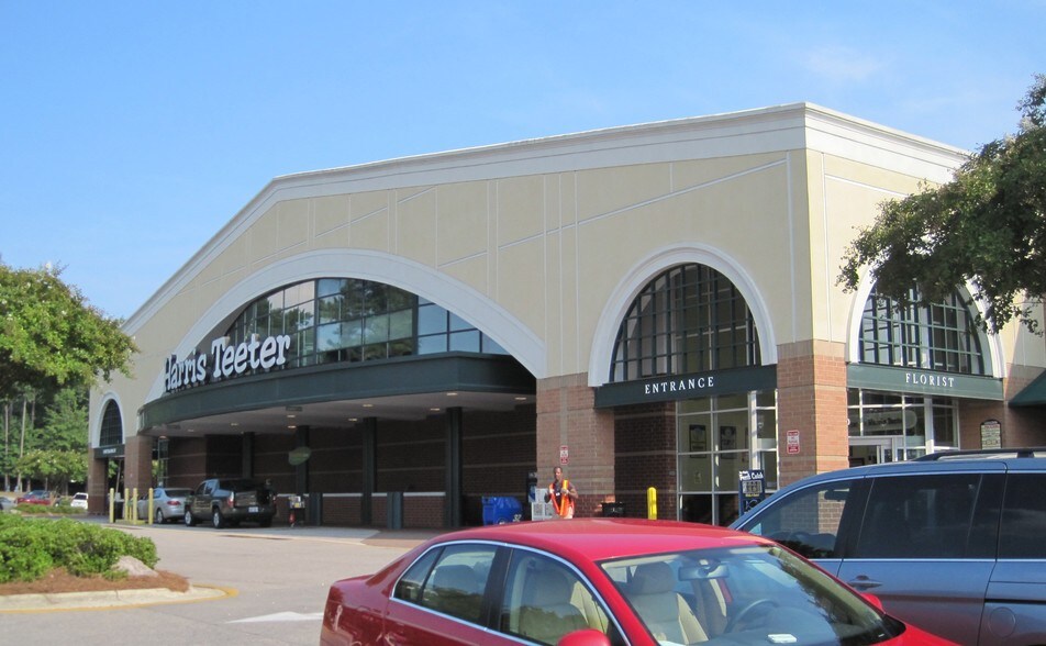 More Photos Of 2010-2084 Kildaire Farm Rd, Cary Storefront For Lease