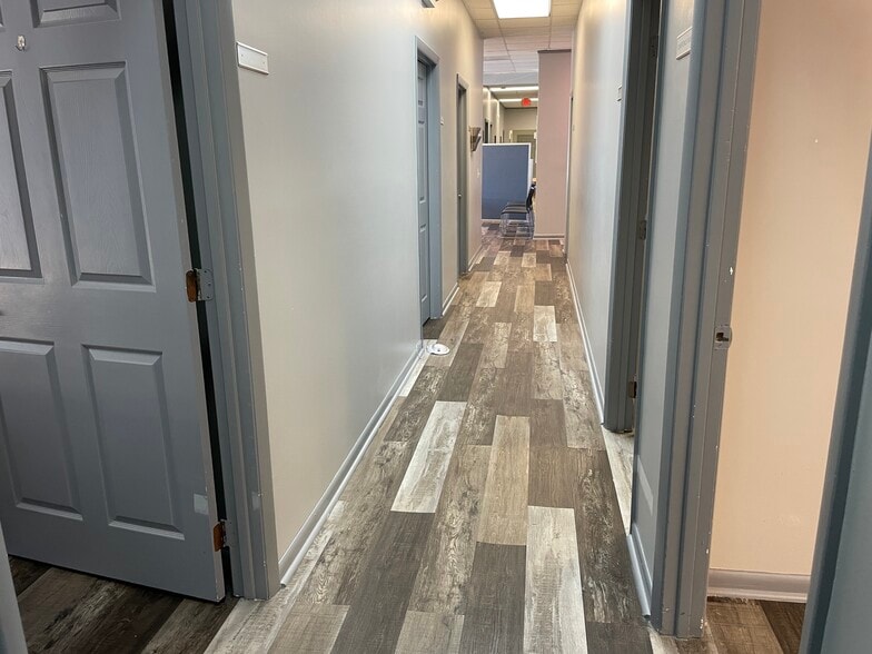 More Photos Of 106 Shoppers Way, Brunswick Unknown For Lease