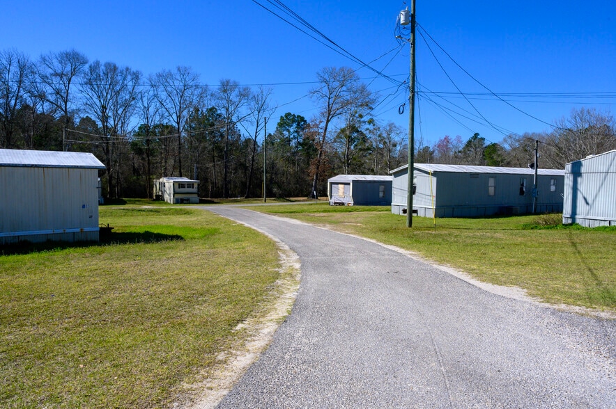 More Photos Of 100 Lunsford Cir, Opp Manufactured Housing Mobile Home Park For Sale