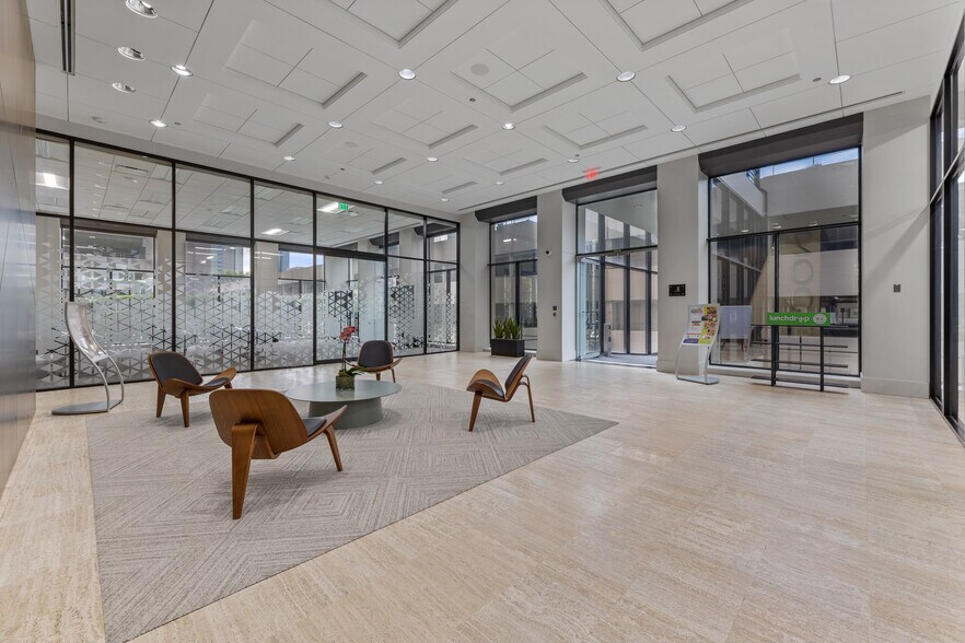 More Photos Of 2000 West Loop S, Houston Office For Lease
